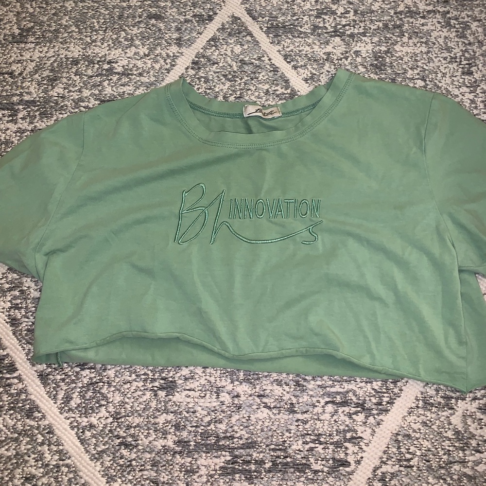 green crop top